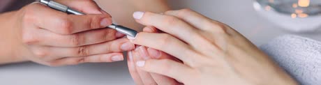 آموزش طراحی و کاشت ناخن اصفهان
