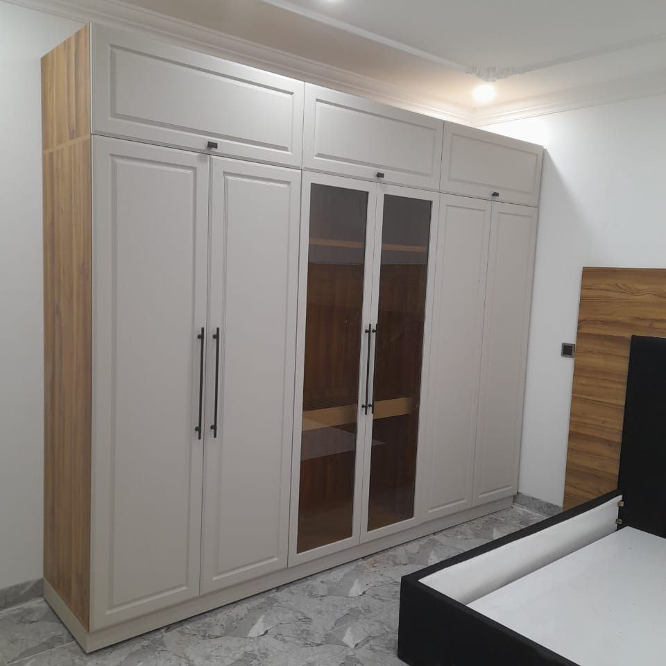 کمددیواری نئوکلاسیک