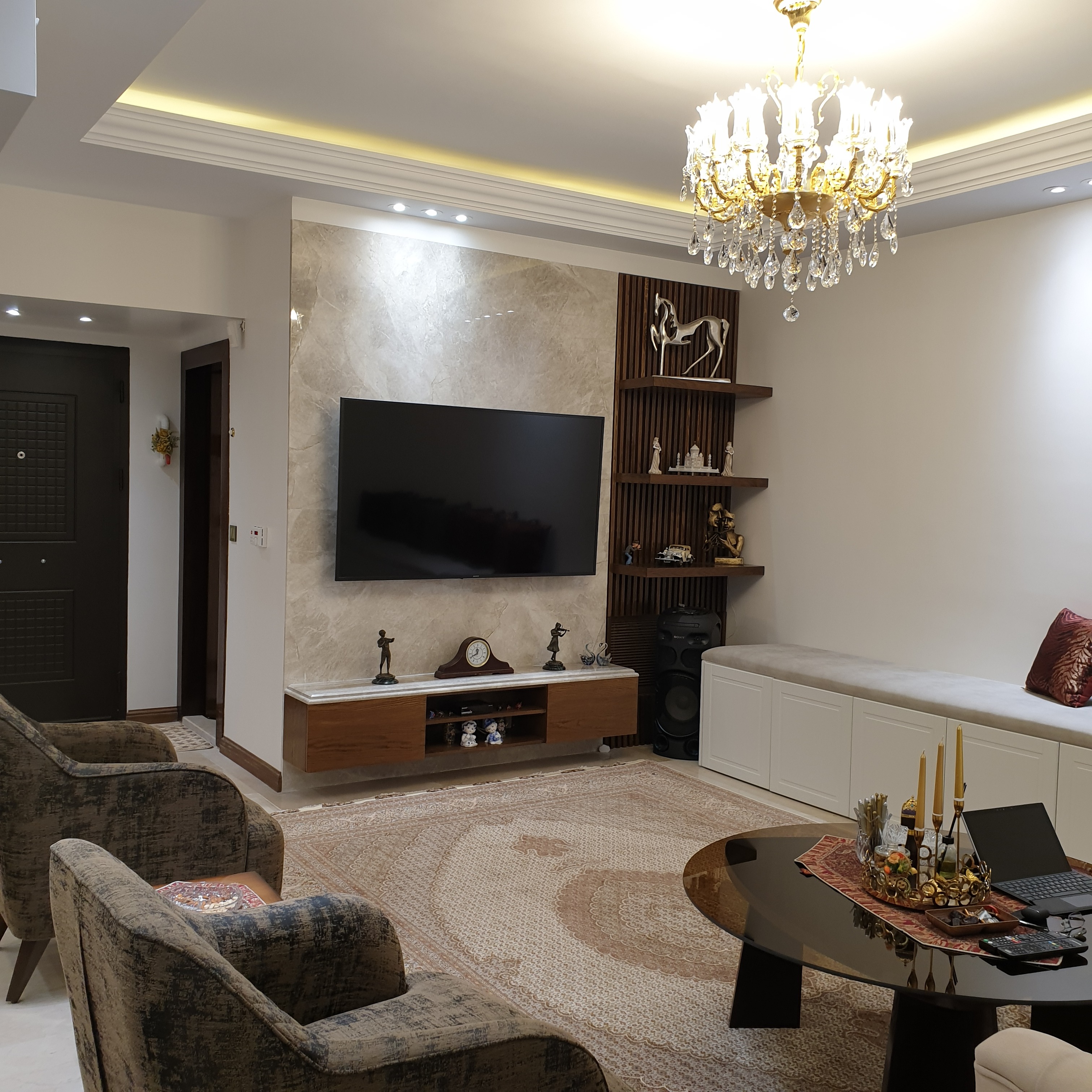 طراحی واجرای تی وی وال