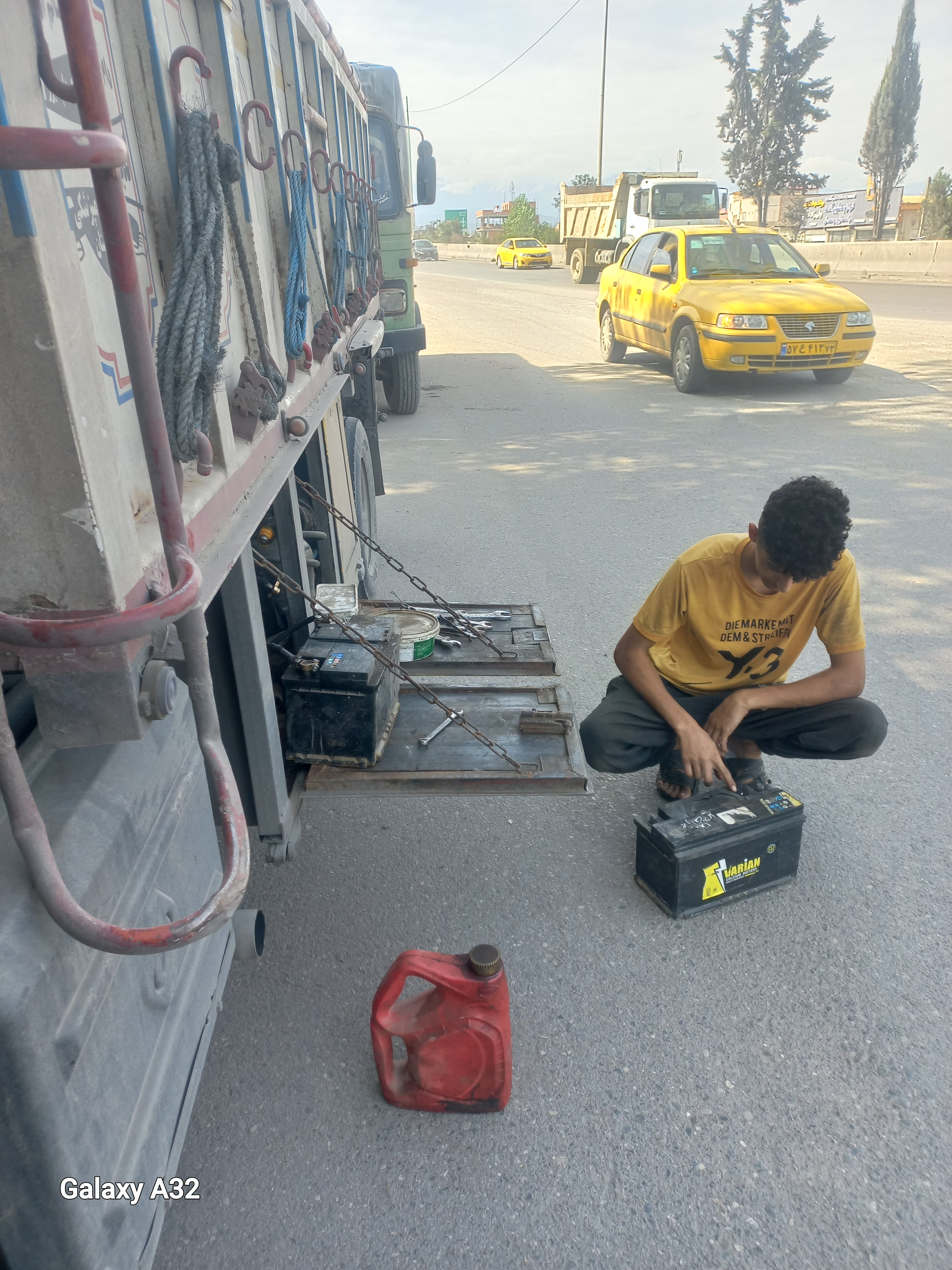 تعویض لنت وبلبرینگ چرخ ورگلاژ ترمز وکلاج وتعویض باتری