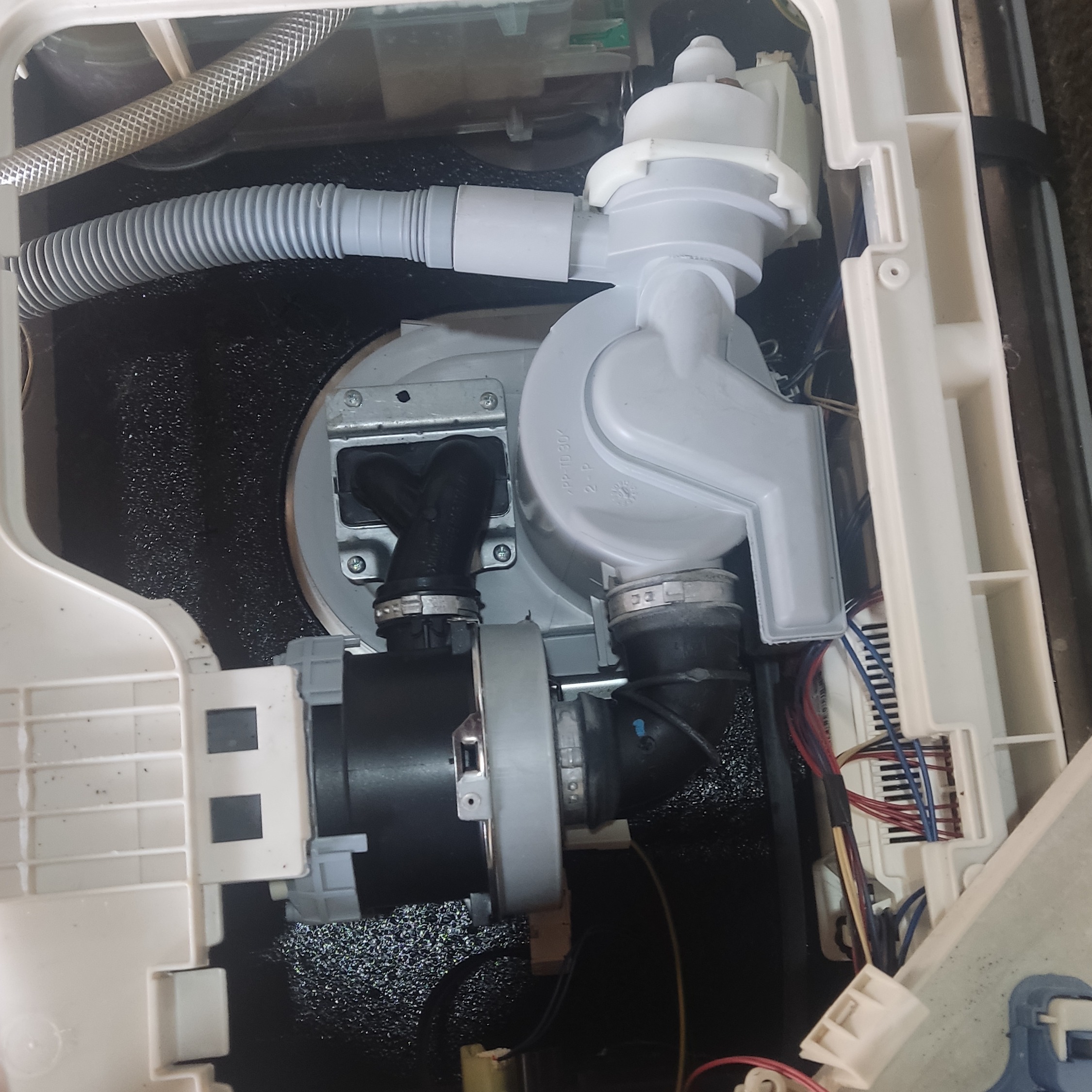 تعویض جت پمپ ظرفشویی