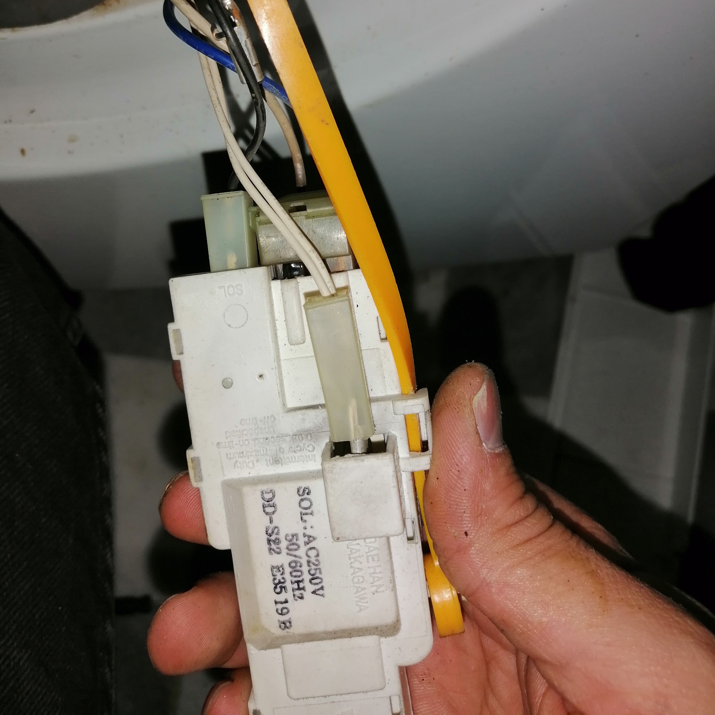 تعویض میکروسویچ درب