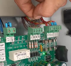 تعمیر برد و رفع اشکال مدار ایمنی اسانسور