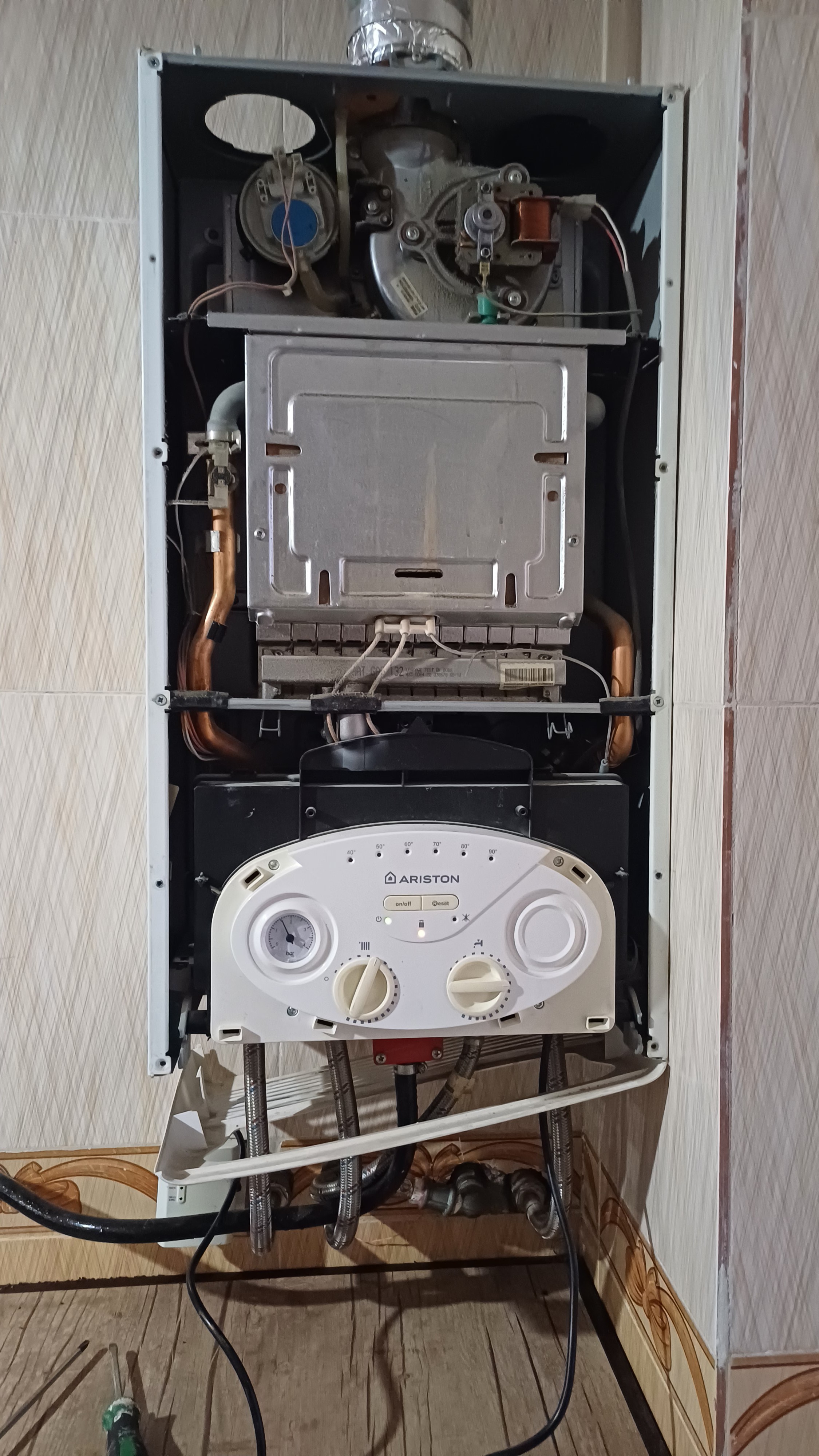 متخصص تعمیر پکیج