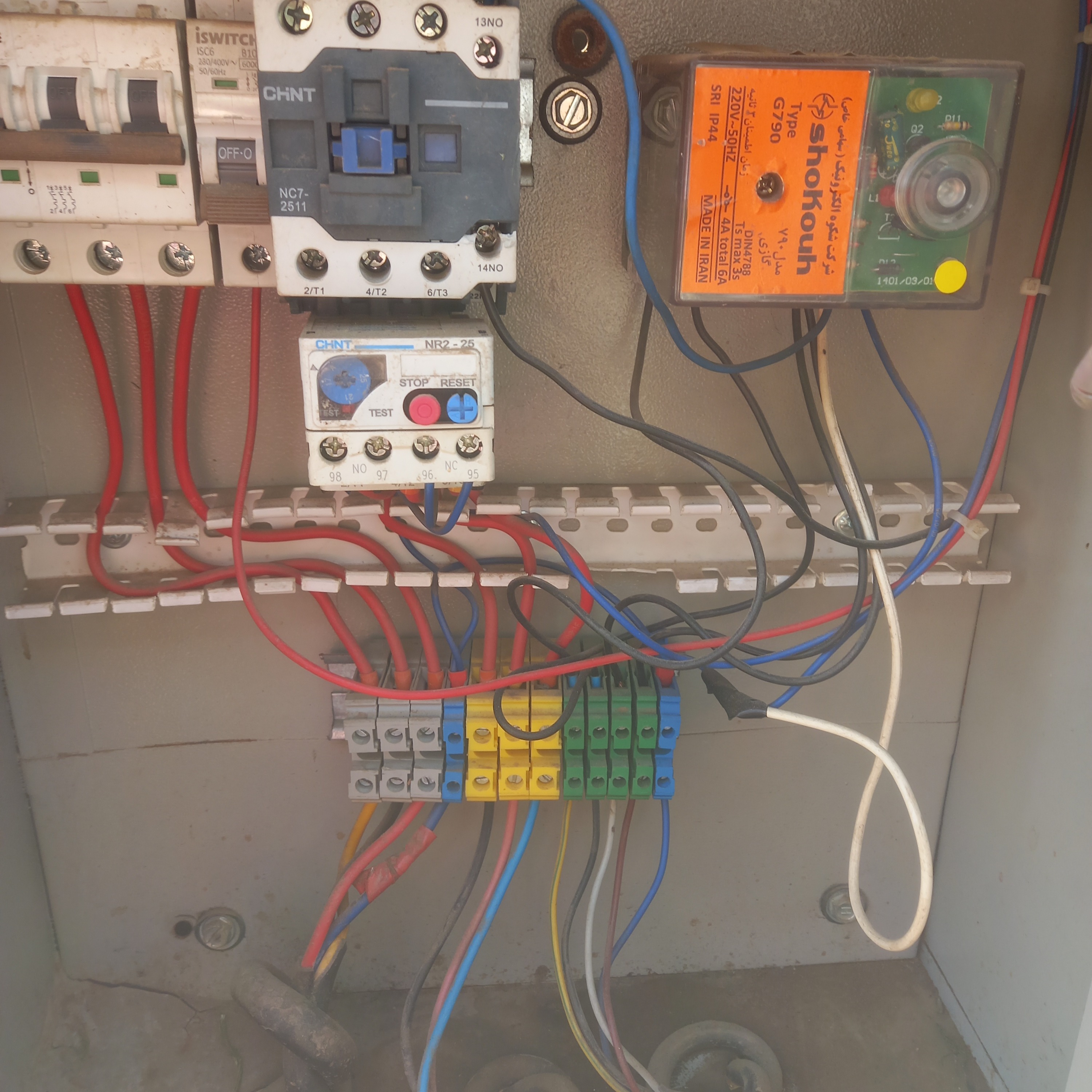 برقکاروتعمیرات برق صنعتی