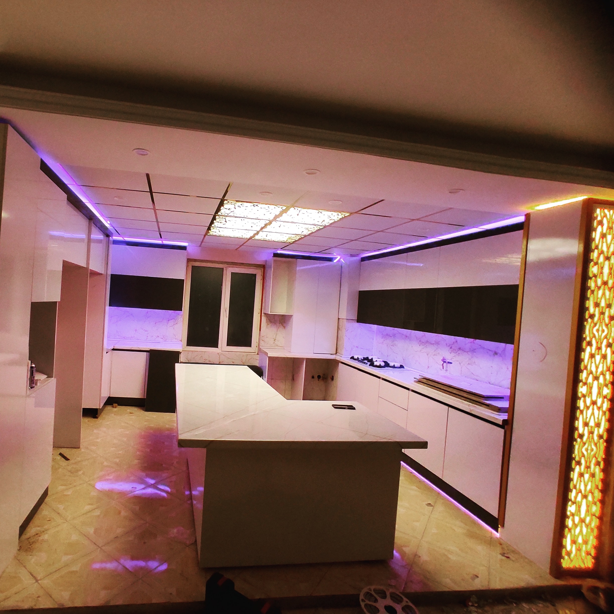 کابینت هایگلاس