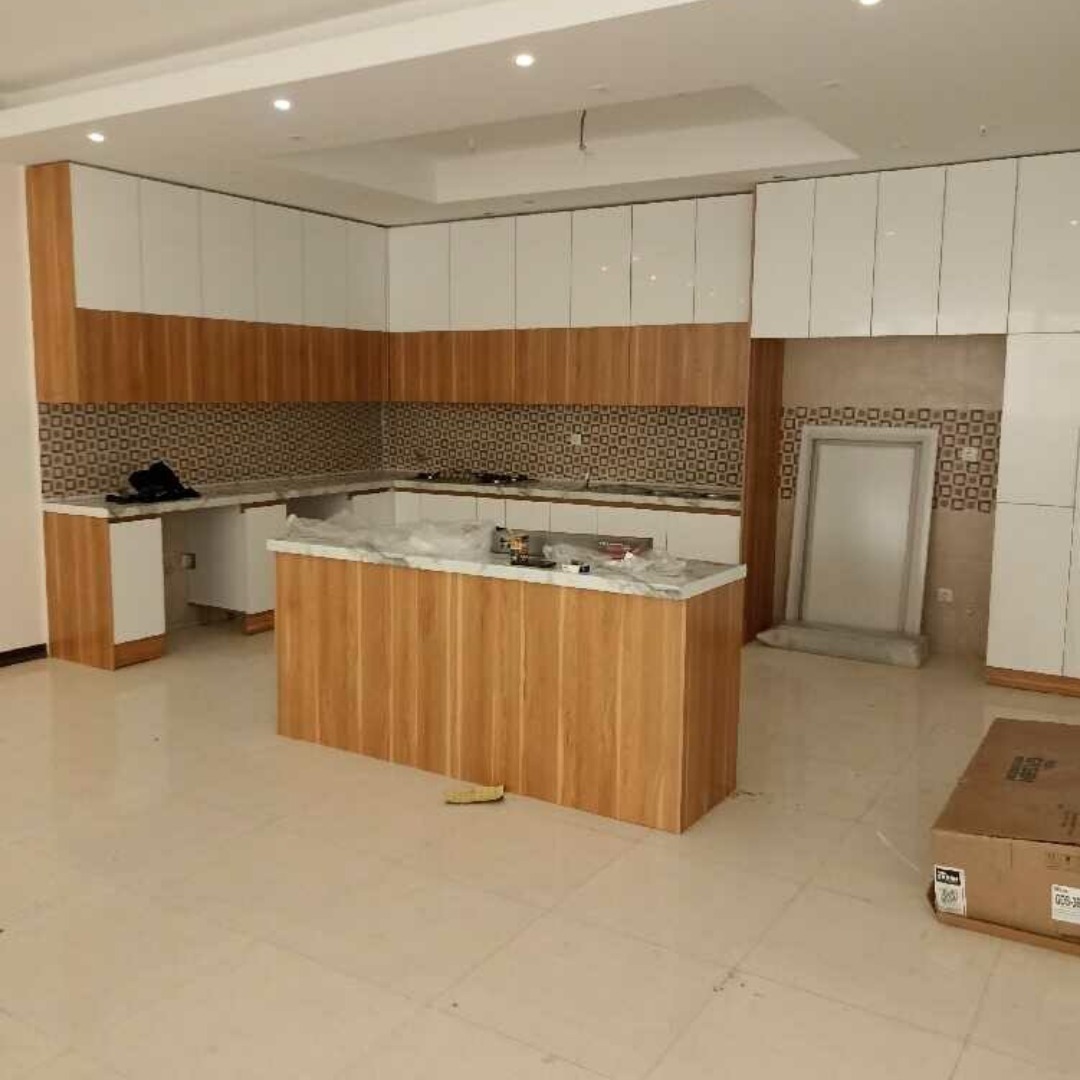 کابینت آشپزخانه ۲ رنگ