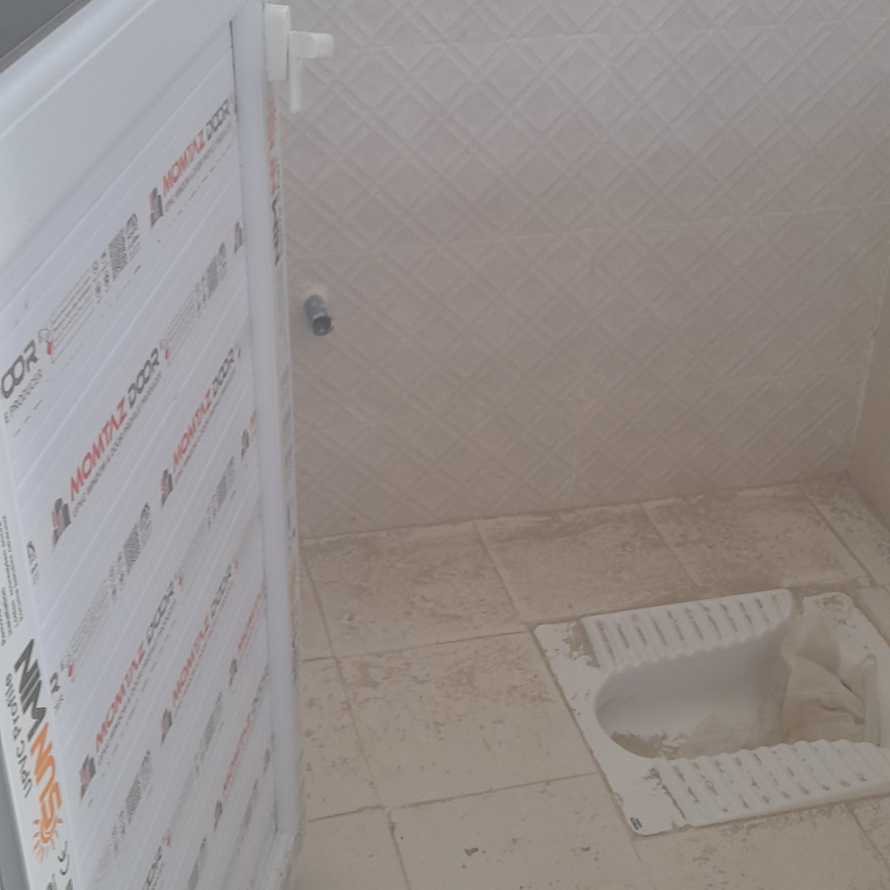 نصب توالت ایرانی و کاشی و سرامیک