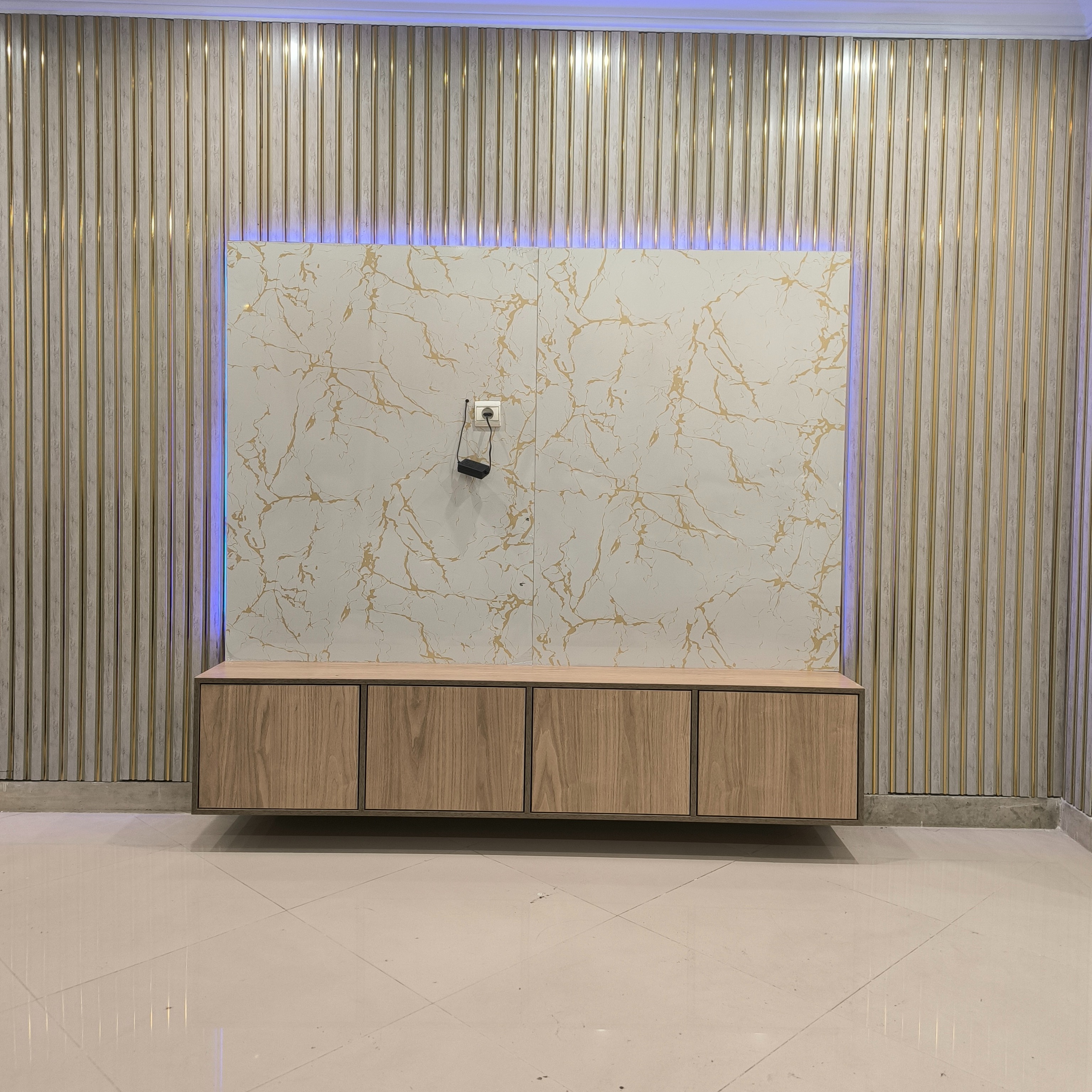 اجرای تی وی وال