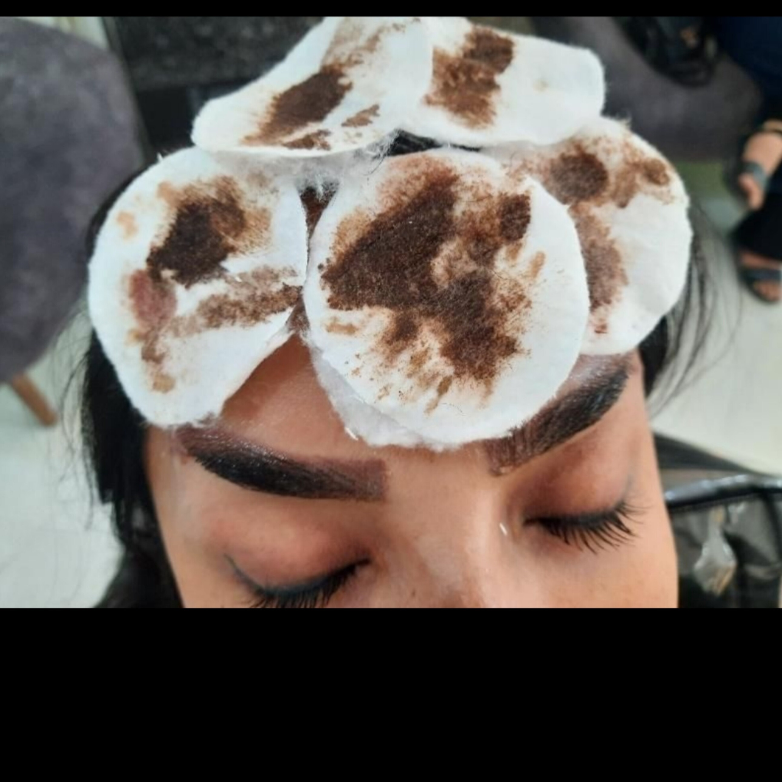 ریموو ابرو
