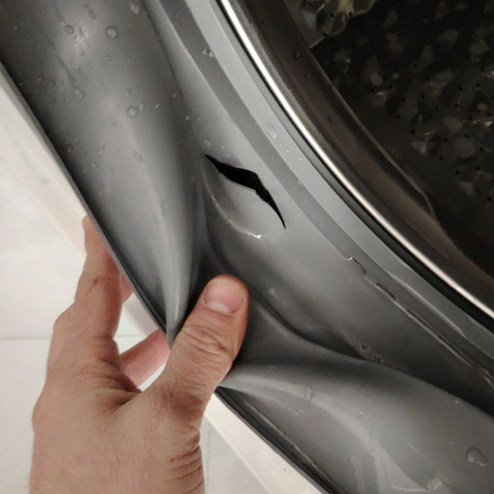 پارگی لاستیک دور درب