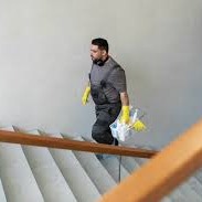نظافت منزل و راه پله و پارکینگ و هرجایی ک نیاز به نظافت داشته باشه
