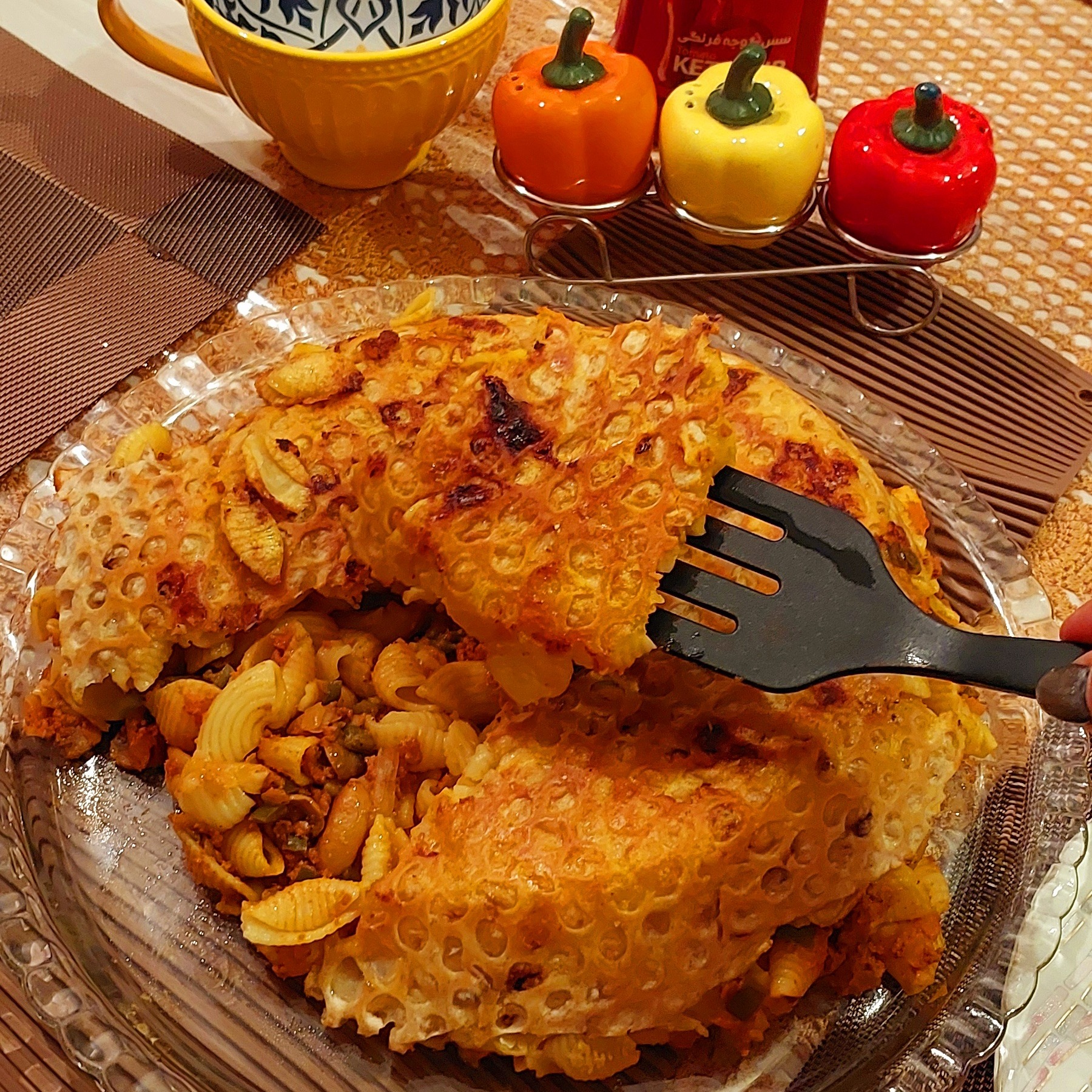 ماکارونی با گوشت و ته دیگ لواش