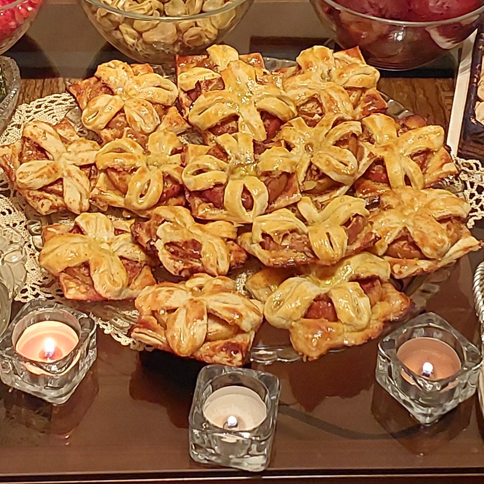 شیرینی غنچه سیب و دارچین