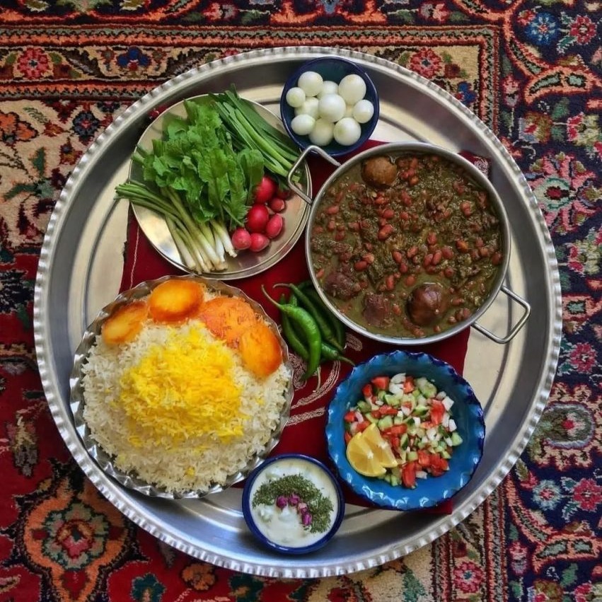 چلو با خورشت قرمه سبزی