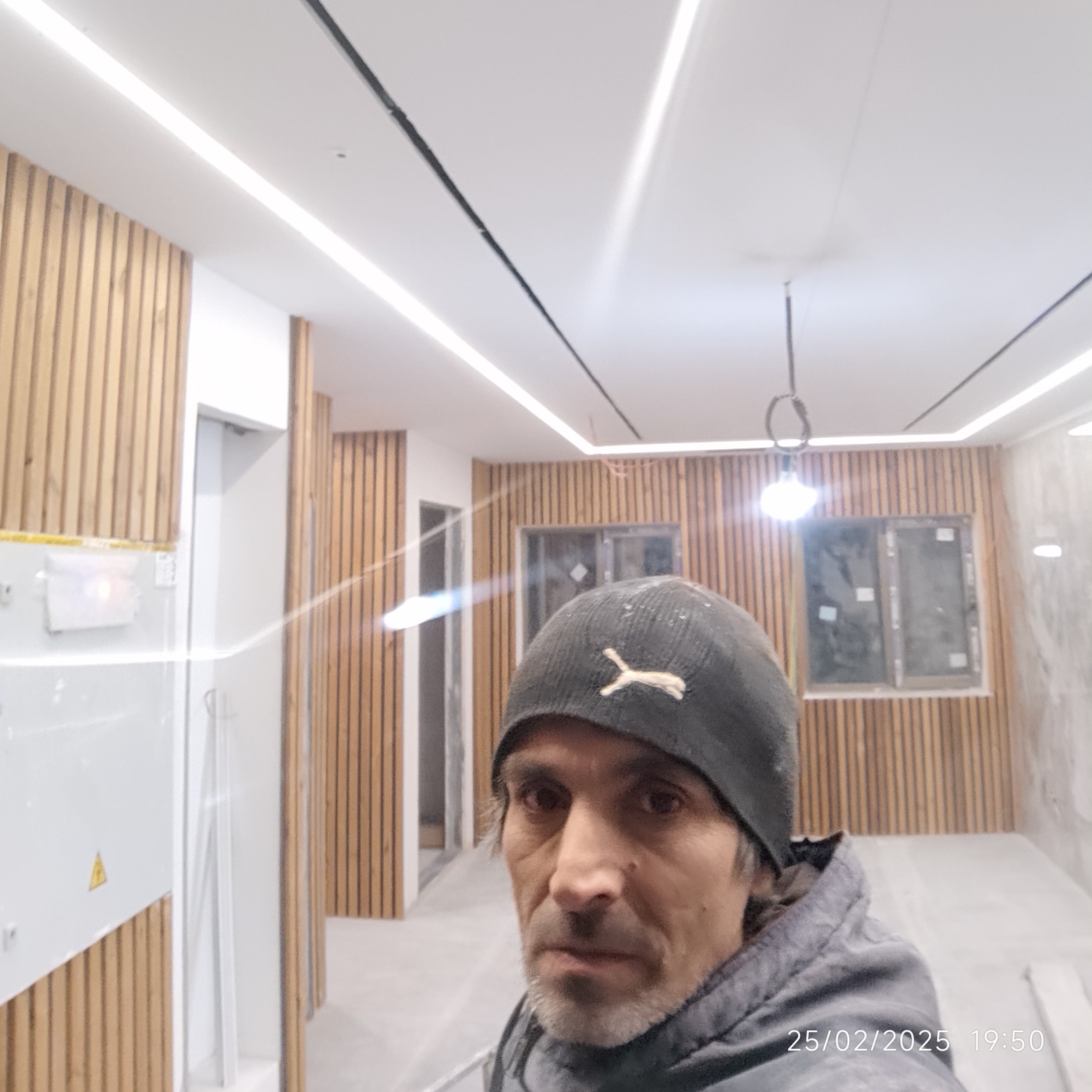 برش کناف سقف برای لاین نوری