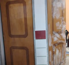 تعمیر و رفع خط و خش و شکستگی های در اتاق خواب