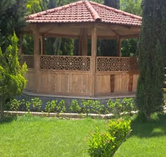 ساخت وتعمیر انواع پرگولا والاچیق چوبی لمبه کوبی ورنگ کاری