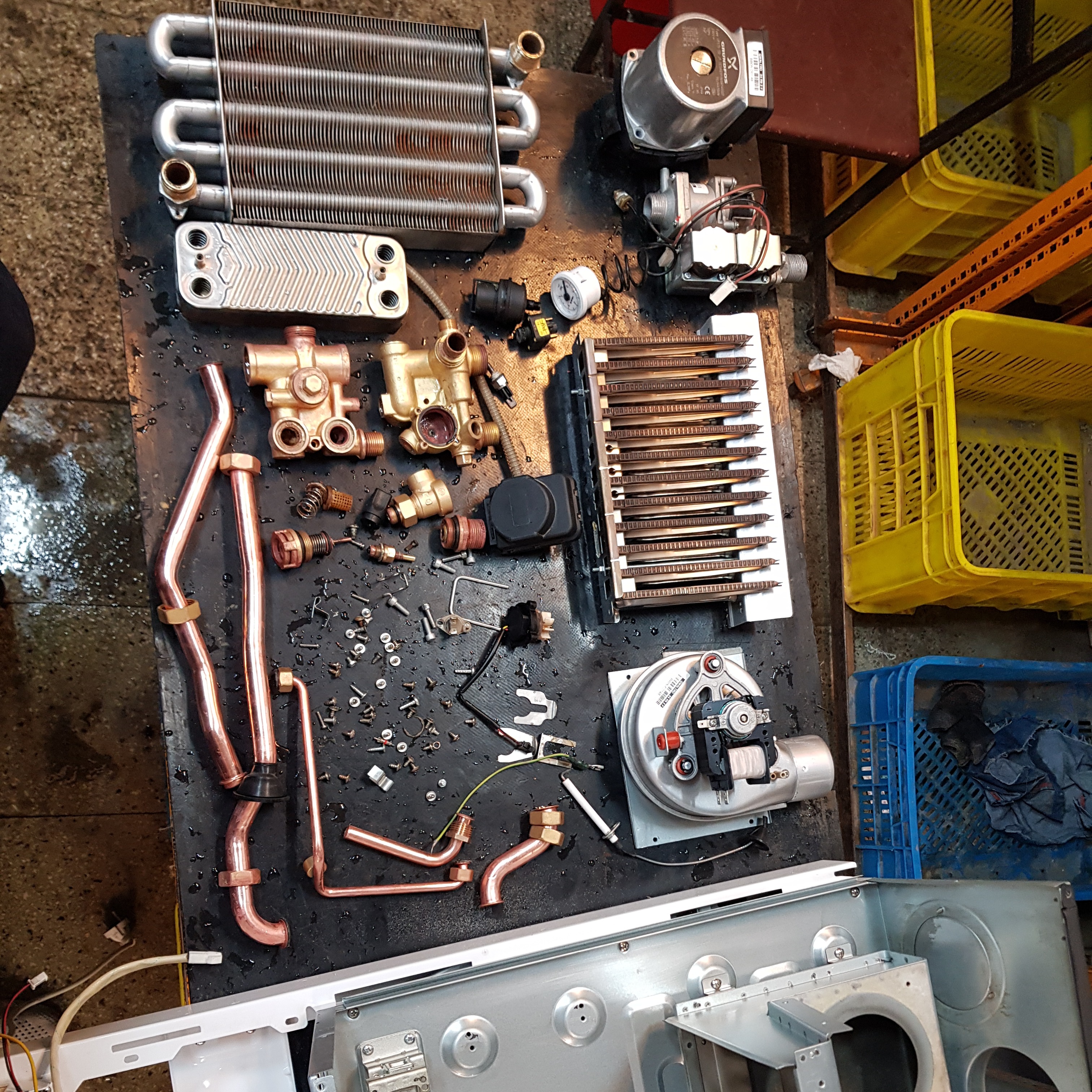 تعمیرات تخصصی انواع پکیج های دیواری و آبگرمکن
