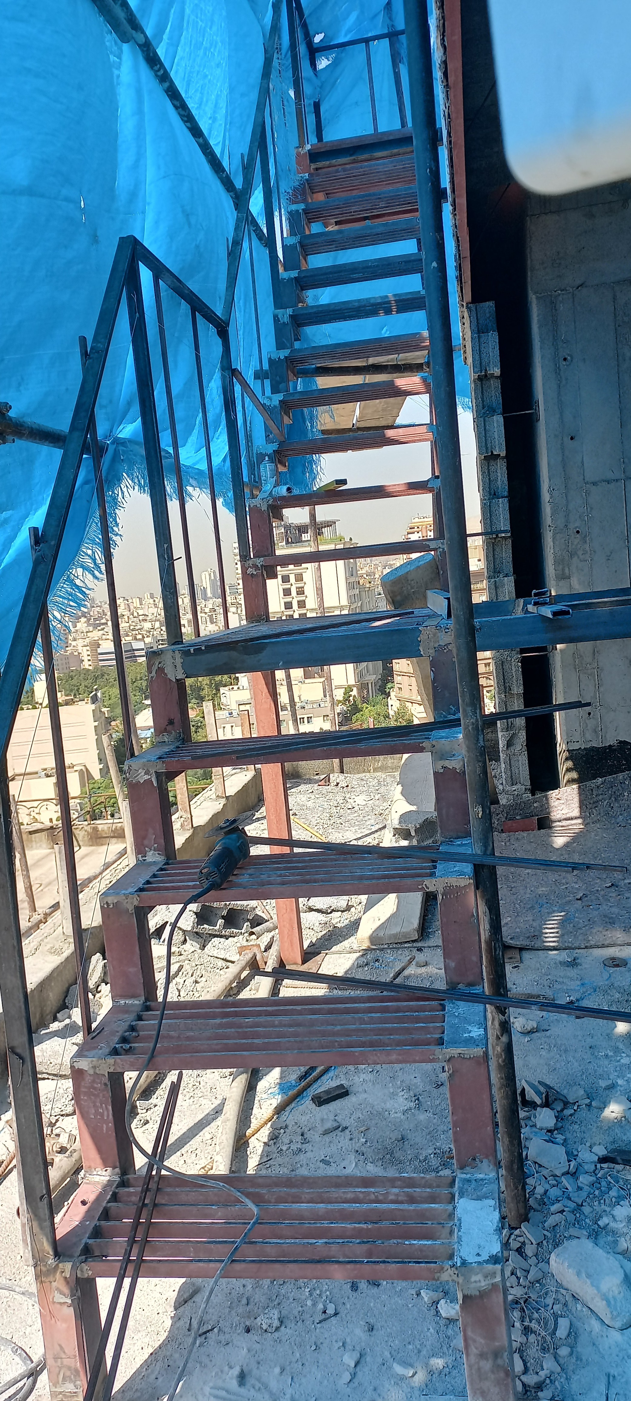 ساخت و نصب راه پله