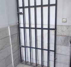 جوشکار برق و ساخت تعمیرات انواع سازهای فلزی