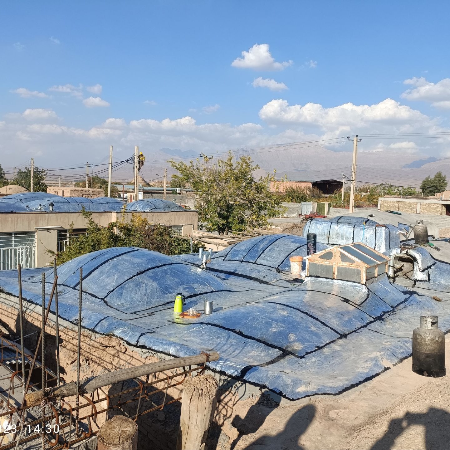 نصب ایزوگام برای پشت بام سرویس بهداشتی واستخر