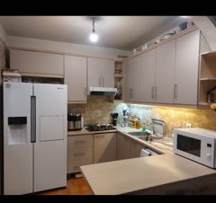 روکش و تعمیرات کابینت برای جاگذاری یخچال ساید، نصب درب و خورده کاری