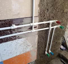 اجرای لوله کشی روکار