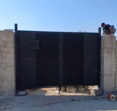 پیمانکاری اجرا و تهیه مصالح چهار دیواری ٫ نصب درب باغ