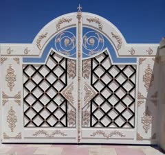 نقاشی ساختما اقساط و نقد