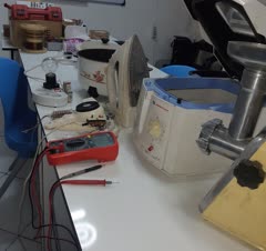 تعمیر انواع لوازم خانگی برقی. اتو . جاروبرقی . پلوپز . توستر