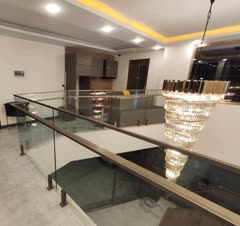 نرده شیشه ای اسپیگات با هندریل اسپایدری