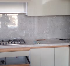 نصب انواع کاشی وسرامیک سنگ کاری رفع نم ورطوبت سرویس حمام ایزوگام بین کابینتی سیمان کاری