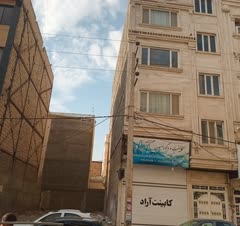 رضایت نامه از بانکهای محترم.وشهرداری چهار باغ.ومترو کرج اکثر بصورت پیمان مدیریت کار کردم.اما بعضی جا ها قراردادی بدونه مصالح.اما کارهای بانکی همه بامصالح کار کردم.