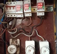 محافط ولتاژ ۳ فاز زیر کنتوری