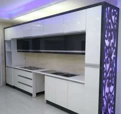 طراح و مجری انواع سیستمهای مدرن یا کلاسیک آشپزخانه