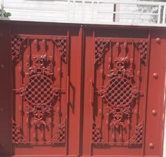 نقاشی درب در مهر شهر