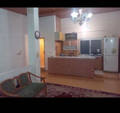 خونه دوطبقه بود این طبقه بالای هستش