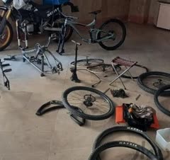 سرویس و تعمیر انواع دوچرخه در محل