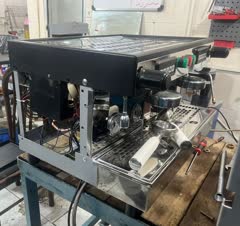 تعمیرات یخچال صنعتی و خانگی و مغازه ای. تعمیر قهوه ساز خانگی صنعتی و نمیه صنعتی.