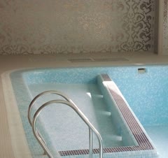 کار انجام شده استخر جکوزی