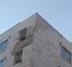 نصب سنگ همراه با پیچ و رولپلاک درجه 1 و بندکشی کامل