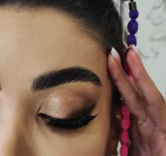 میکاپ پایه و اقتصادی مشتری