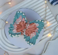 مینی کیک پروانه‌ای