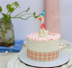 مینی کیک با تاپر اردک