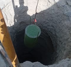 چیتگر:حفر ۶۰ عدد چاهک ستون پل به قطر۲متر و عمق ۴ متر