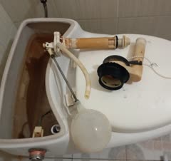 تعویض فلوتر و پمپ تخلیه آب فرنگی