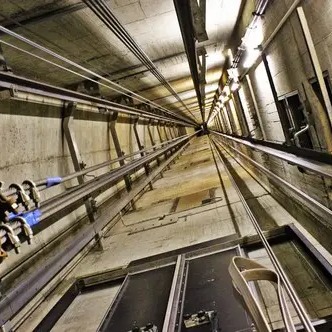 تعمیرات سرویس نگهداری آسانسور رعدآسافرازان