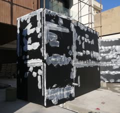 در فلزی ماشین رو ویلا بتونه کاری و رنگ