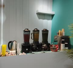 سرو نوشبدنی مجالس و حتی برای تالارهاوباغ و نمایشماهها